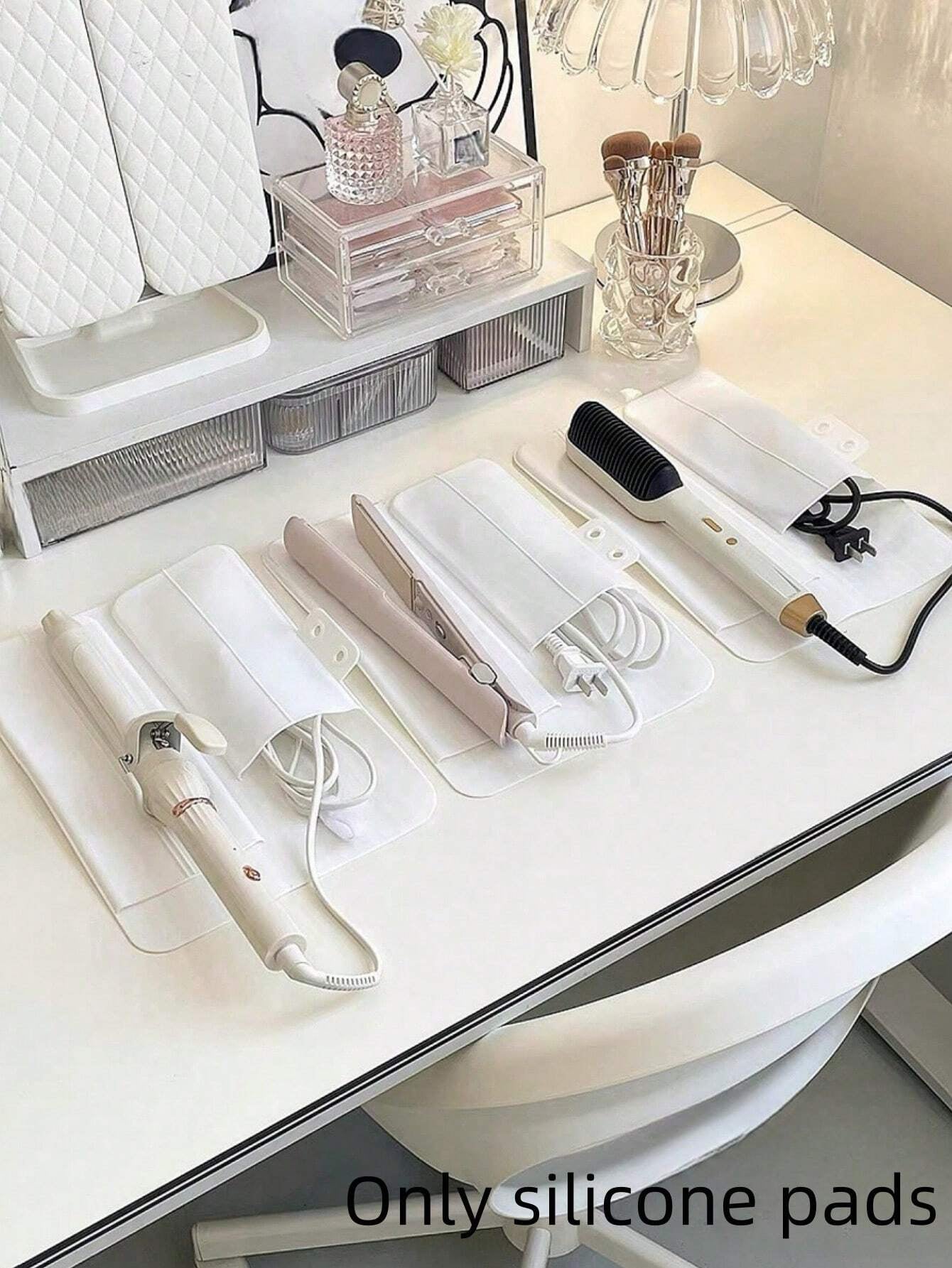 シリコン耐熱マット ストレートアイアン保護カバー デリケートシンプルデザイン 複数色 ポータブル トラベル用 熱絶縁機能付き